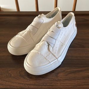 NIB 2-sized Blowfish Marley Slip-On Sneaker